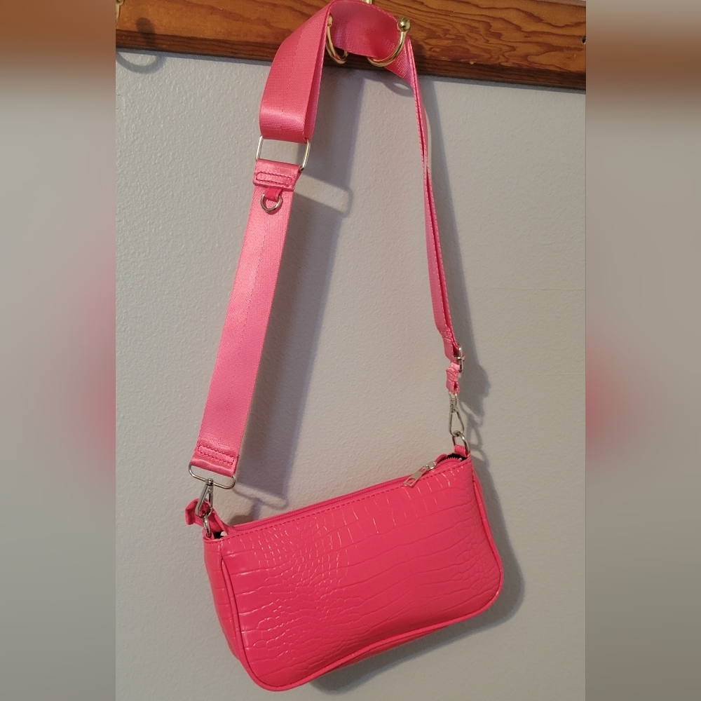 Barbie Pink Crocodile Embossed Vegan Leather Crossbody Bag w/ Guitar Strap – NEW